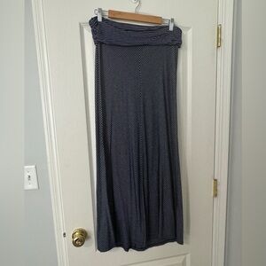 Motherhood maternity maxi skirt in medium. Navy blue and white striped.